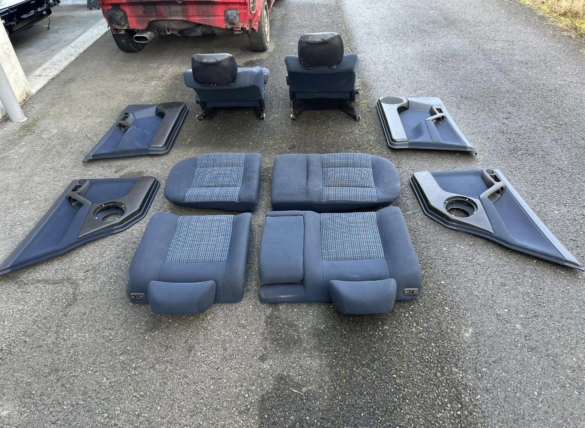Volkswagen Tutti pezzi di ricambio auto: Intérieur bleu VW vento vr6 – Usato da Muraz (Collombey) venduto da Wolfdog1978 3
