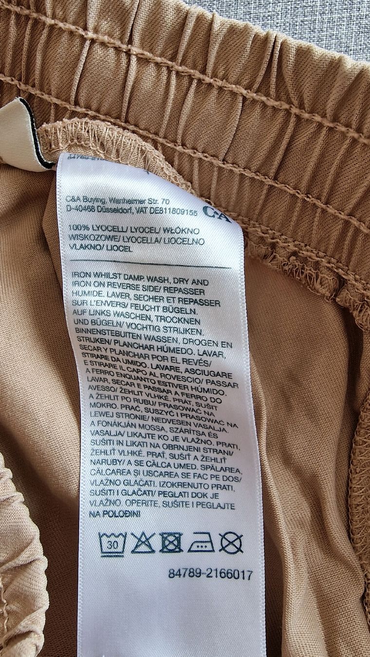 C&A Pantaloni: C&A Lyocell Hose Beige/Camel, Gr. 38 mega weich – Usato da Zofingen venduto da stm_dl82 2
