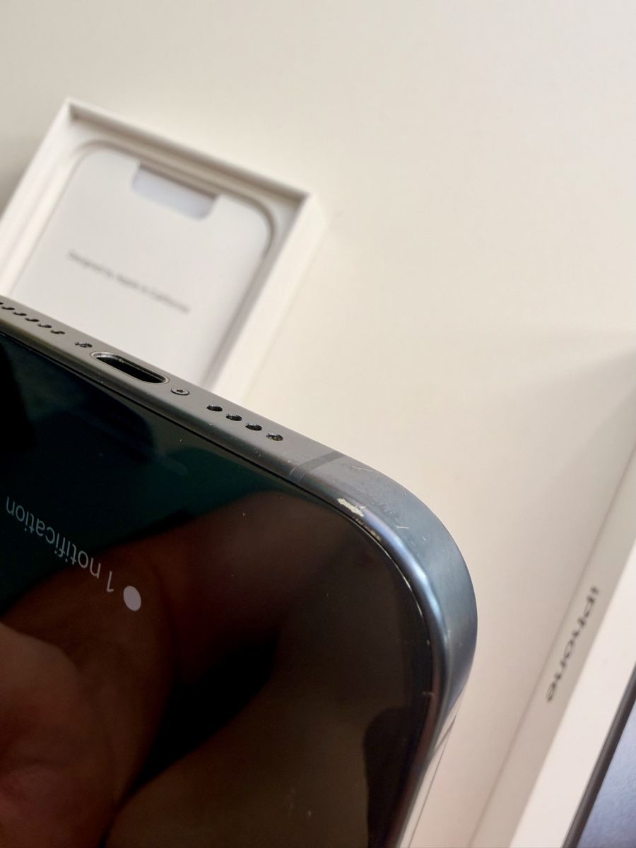 Apple Telefoni cellulari / Smartphones: Apple iPhone 15 Pro Max – Usato da Peseux venduto da Marco48 5