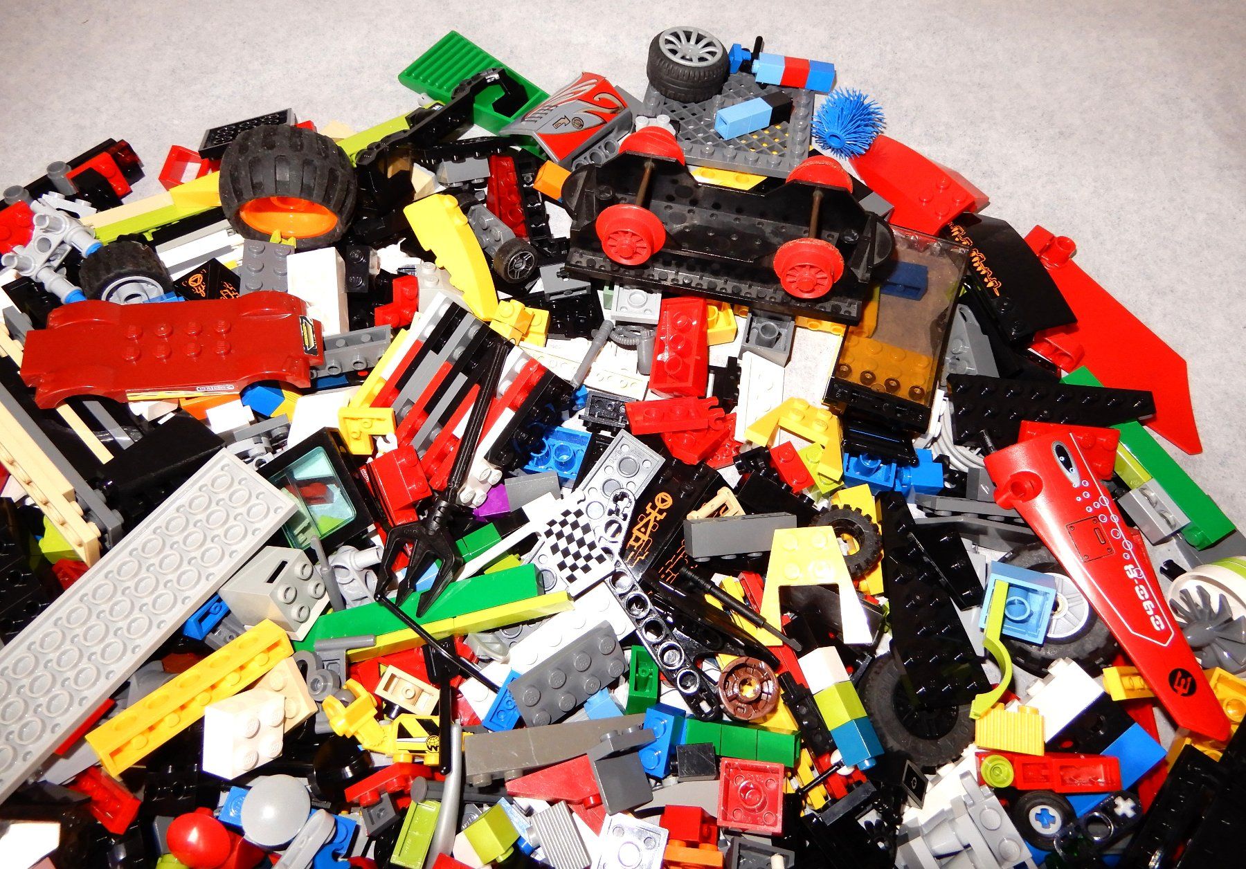 Lego Jeux de construction: LEGO TECHNIC, 1,5 Kilo – D'occasion à Senèdes par tintinette43 2