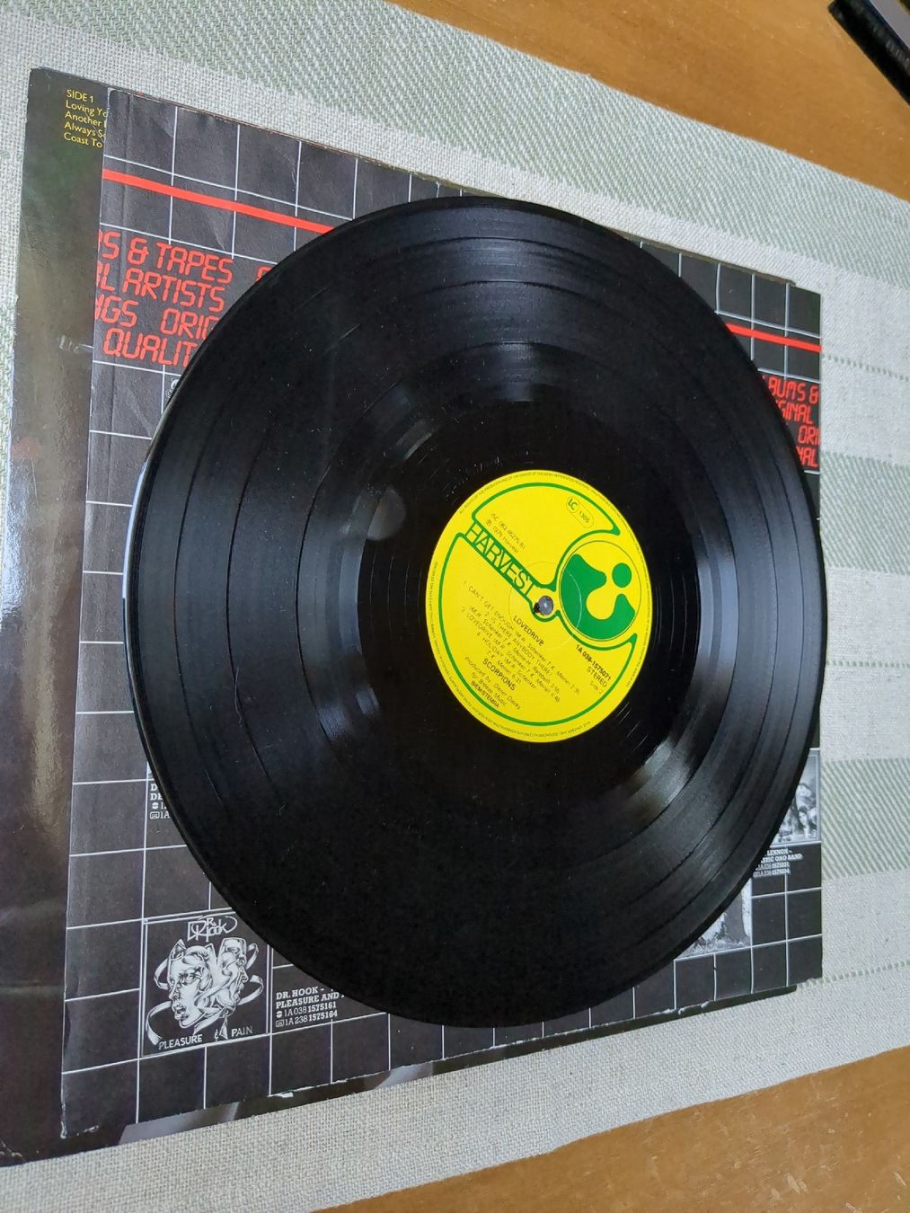Vinyles: Scorpions - Lovedrive – D'occasion à Euseigne par Barbichette 2