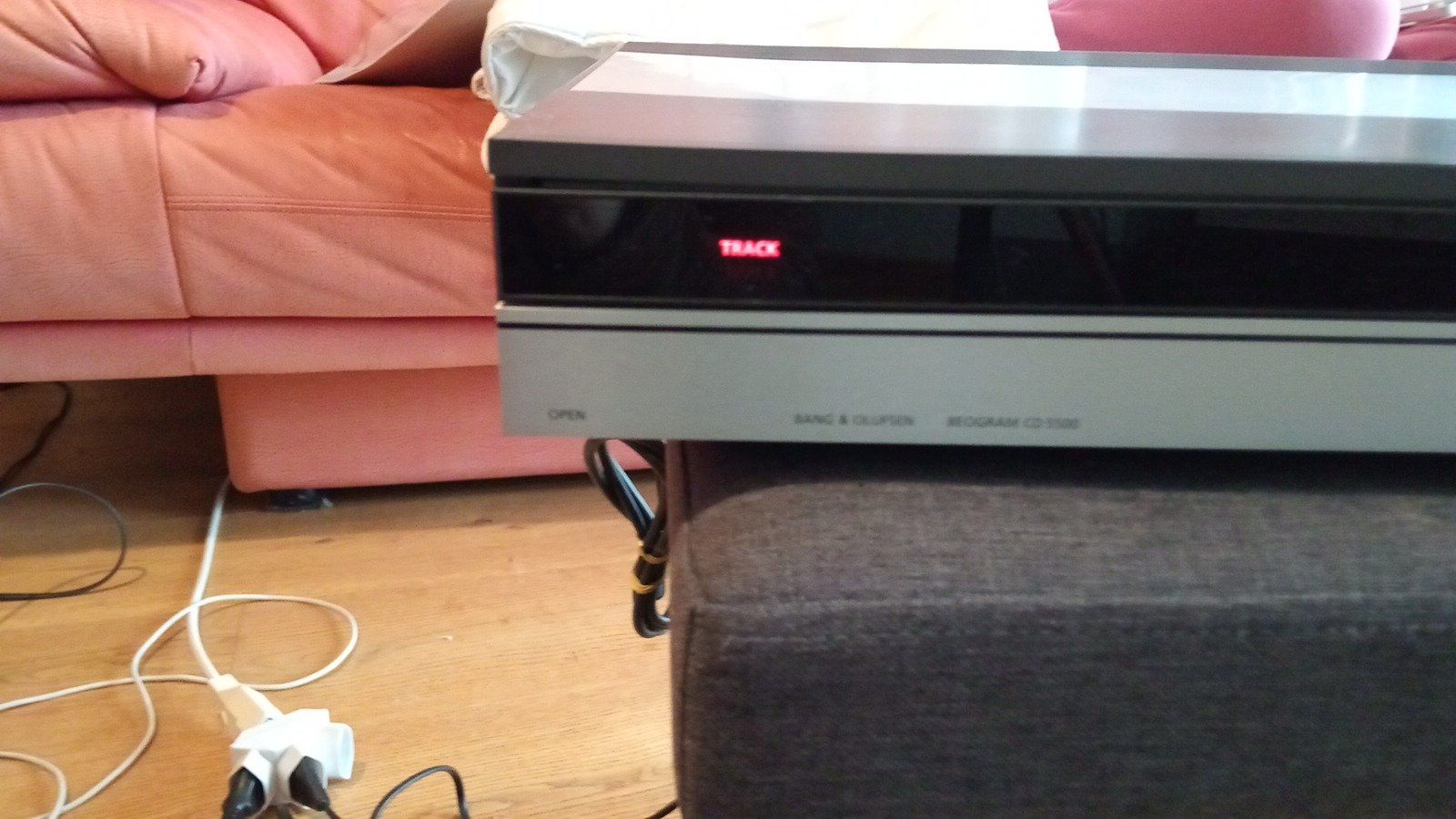 Bang & Olufsen Audio- & Mediensysteme: Bang & Olufsen Cd Player – Defekt aus St-Cergue von per_6cx5 8