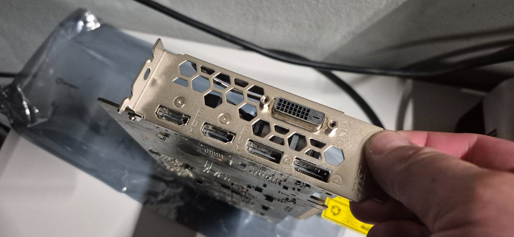 MSI Schede grafiche: MSI GeForce GTX 1060 ARMOR 6G OCV1 – Usato da Thierachern venduto da rolfdavid 2