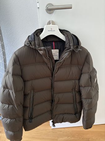 Doudoune Moncler kaki état comme neuf
