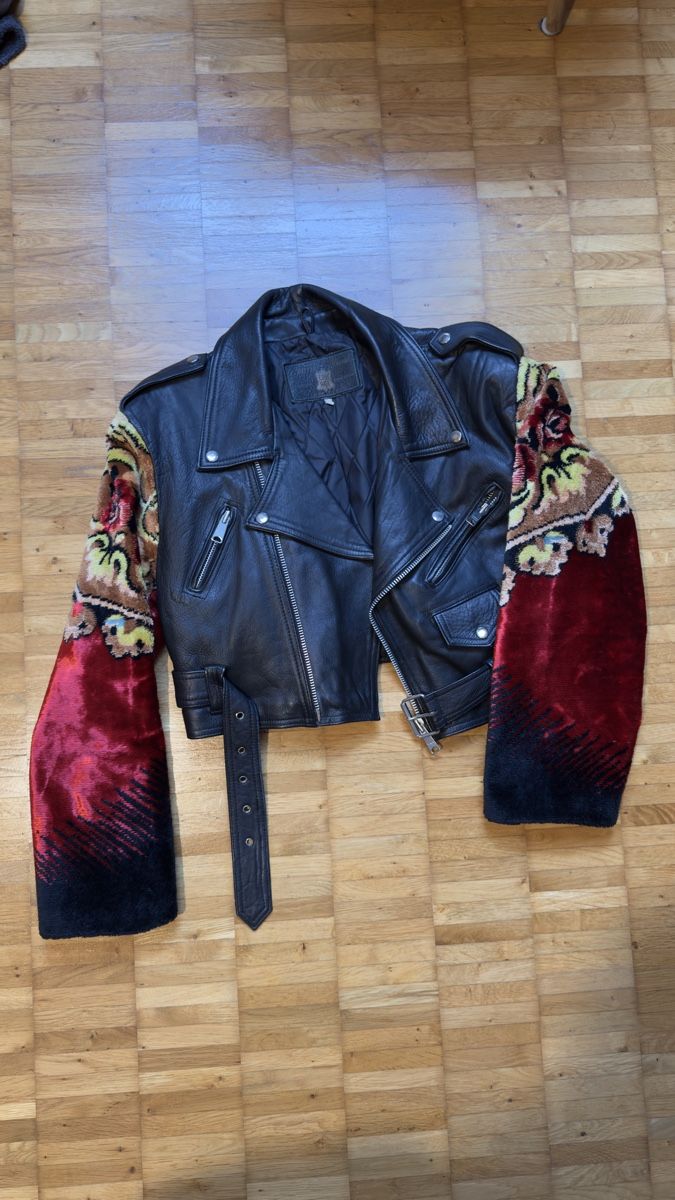 Vestes: Echtleder Jacke mit tollen Ärmeln – D'occasion à Glarus par big.bear