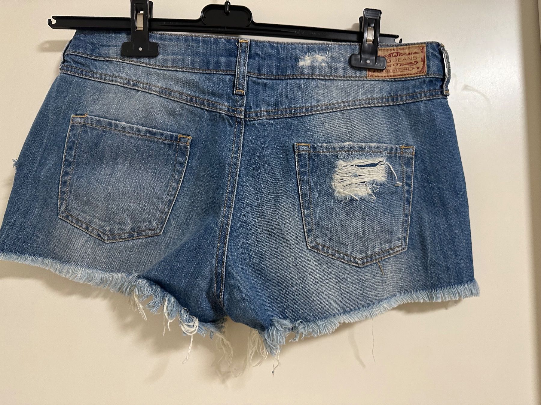 Mango Jeans: MANGO Collection Jean Short Gr. 40 – Usato da Basel venduto da iulia_haul 1