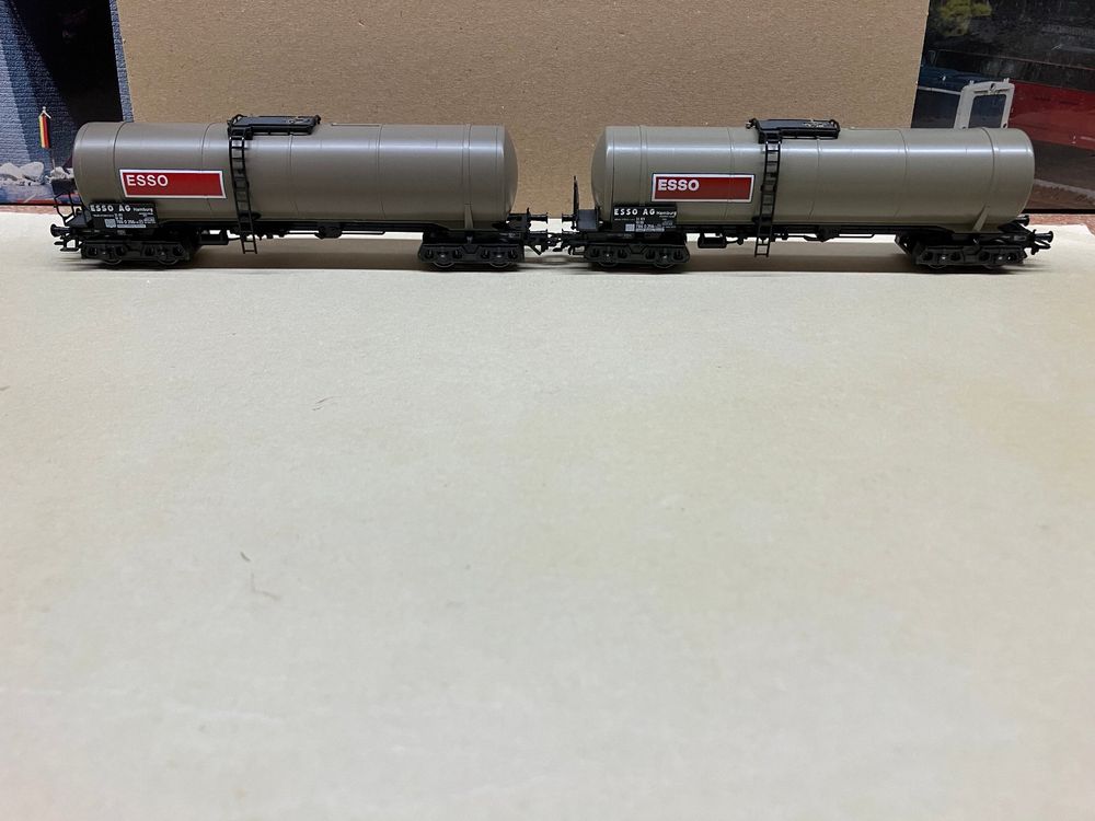 Märklin 2x4754 DB Kesselwagen 4-achsig 