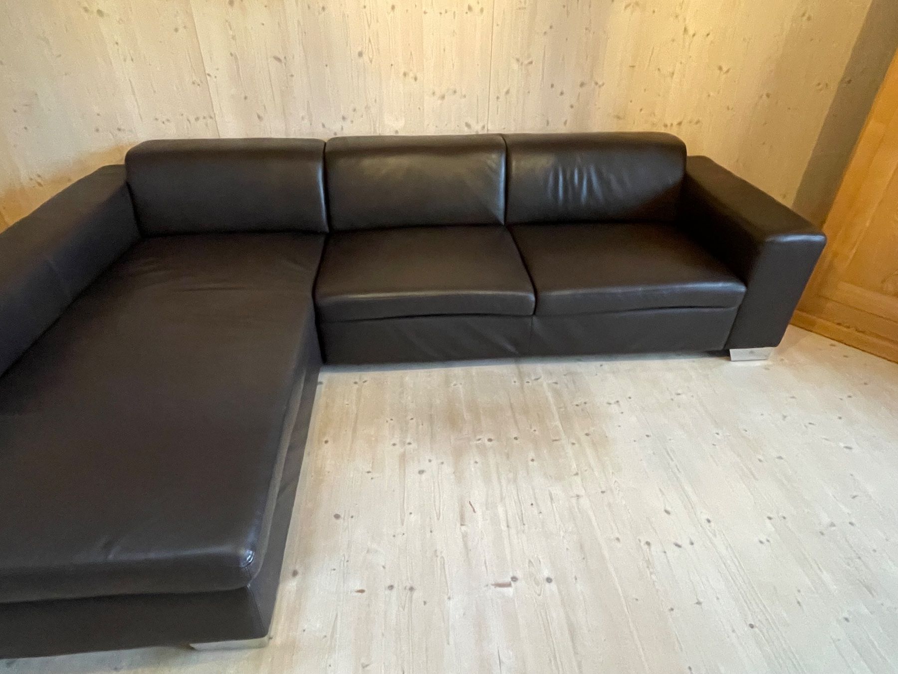Divani: Ecksofa aus Leder mit Longchair rechts – Usato da Oberkulm venduto da kat_x568 2