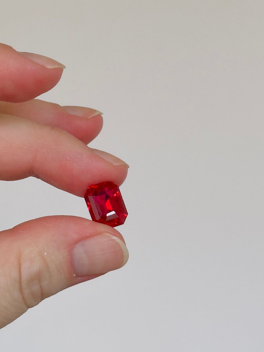Pietre preziose: 7.70 Ct Loose Gemstone Certified – Nuovo e nell'imballaggio originale da Genève venduto da AWWA 4