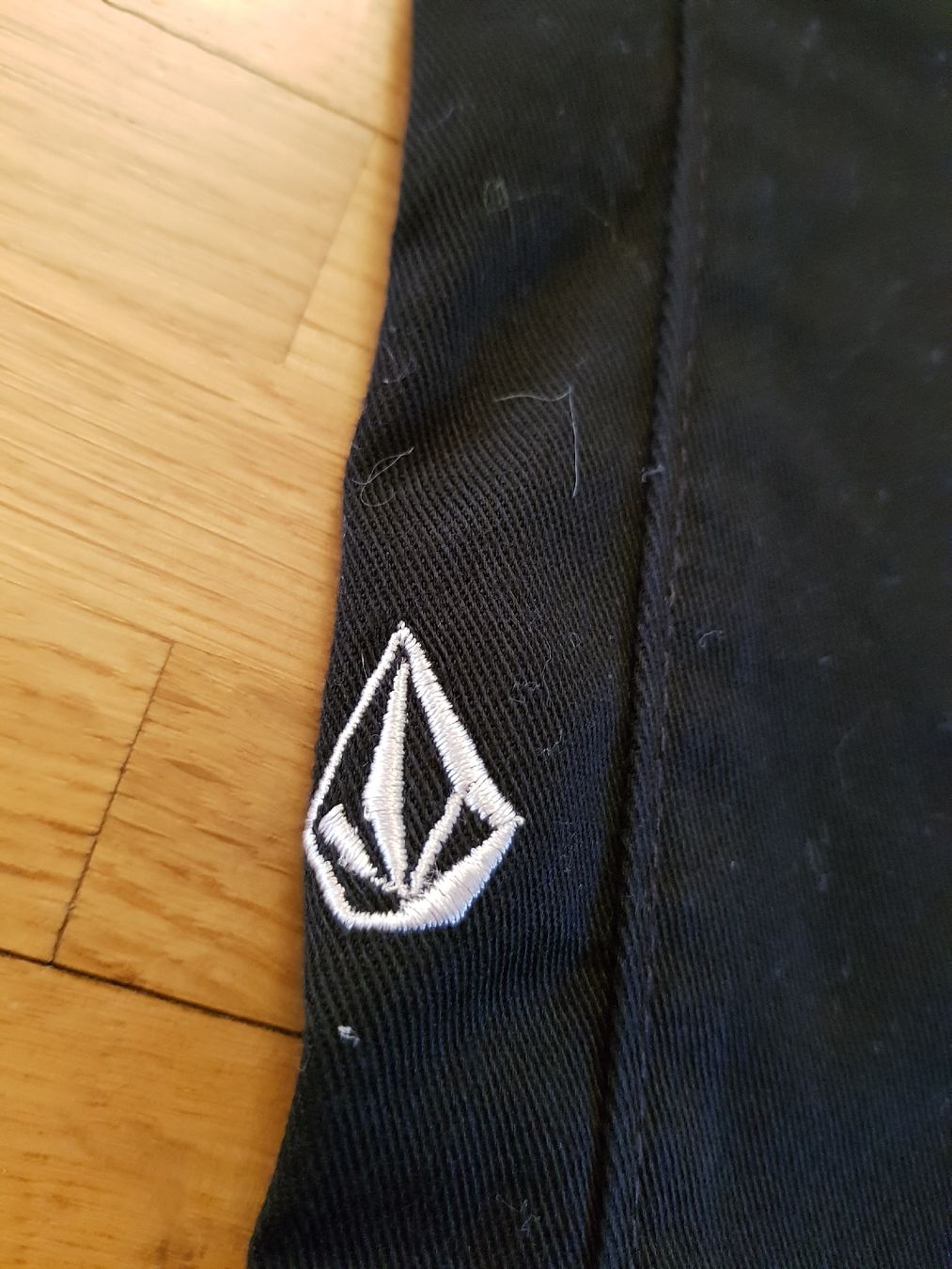 Volcom Pantaloni: Pantalon Volcom Noir Taille 32 – Usato da Veyrier venduto da sosozizou 1