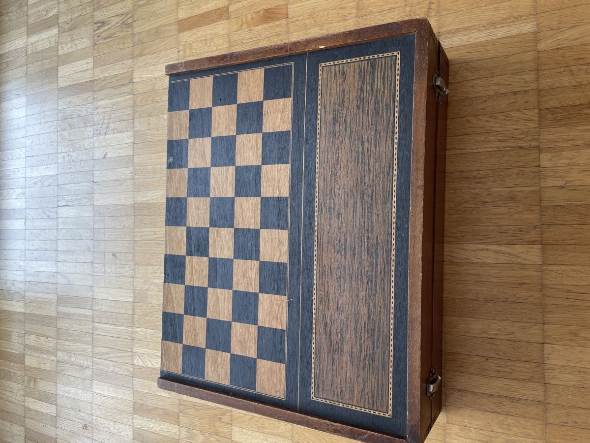 Jeux: Wooden Backgammon and Chess Board – D'occasion à Neuchatel par shi_9fzw 9