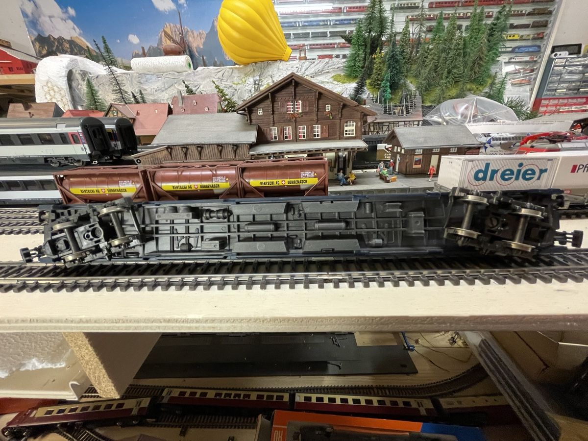 Liliput Modellini di ferrovie: Liliput Personenwagen – Usato da Gossau SG venduto da Krokodil344 9