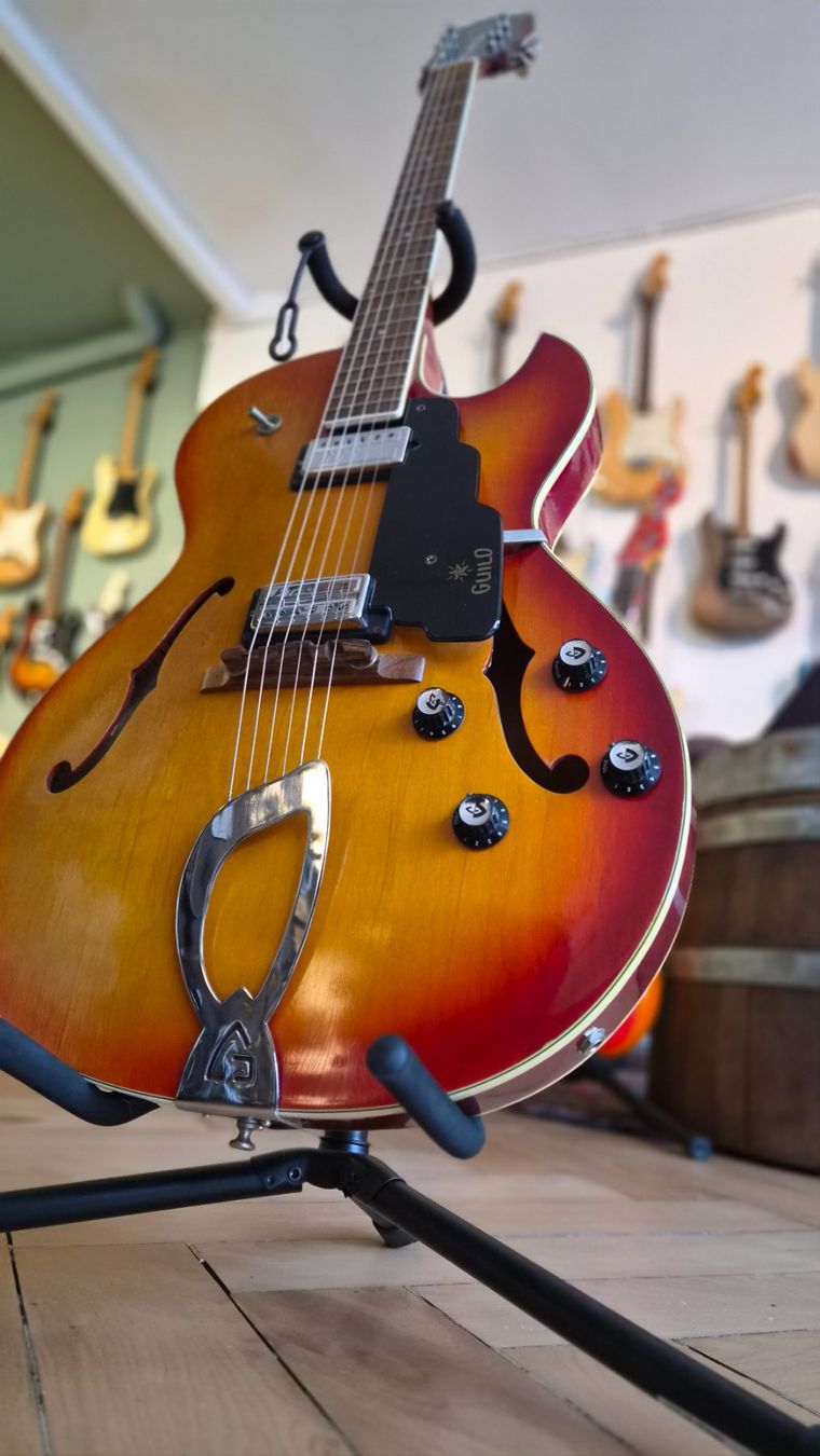 Guild Strumenti musicali: Guild T100D Sunburst 1970 – Usato da pieterlen venduto da AntonelloGuitars 1