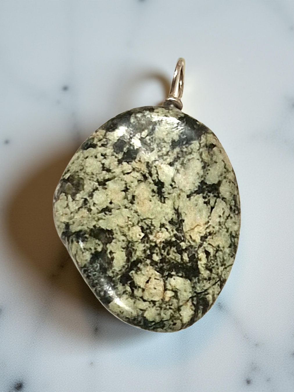 Pendentifs: Flussstein Dunkelgruen-weiss-dunkelrot – Neuf avec emballage d'origine à Aarau par Schmuckhoehle_MD 2
