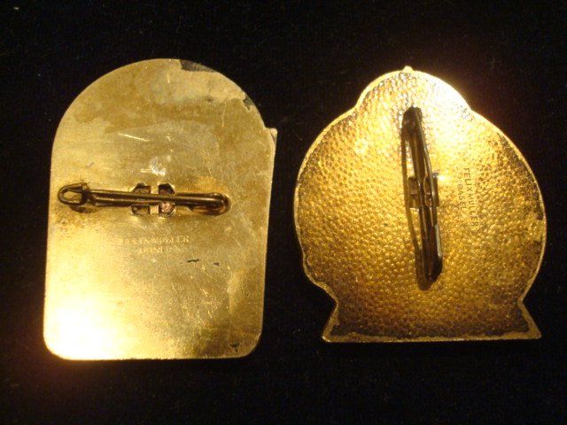 Placchette & Badge: Plaketten Gold 1957 & 1958 – Usato da Riehen venduto da Baerewaegli 1