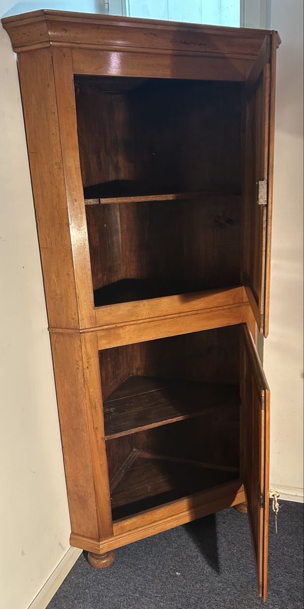 Armadi: Meuble d'angle style rustique en noyer – Usato da Belmont-Lausanne venduto da yai01 2
