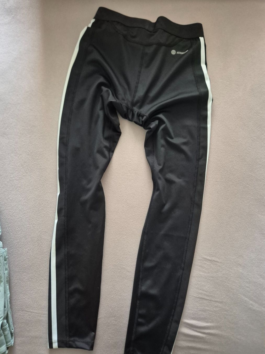 Adidas Pantaloni: Adidas Techfit Trainingshose Herren – Nuovo (secondo la descrizione) da Luzern venduto da Yel_low 1