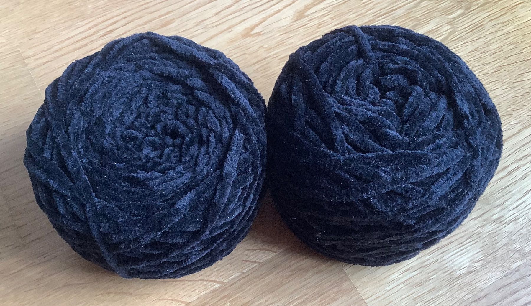 Cordicelle & Fili: 10x Chenille Bambi Garn – Usato da Adliswil venduto da Compardo 1