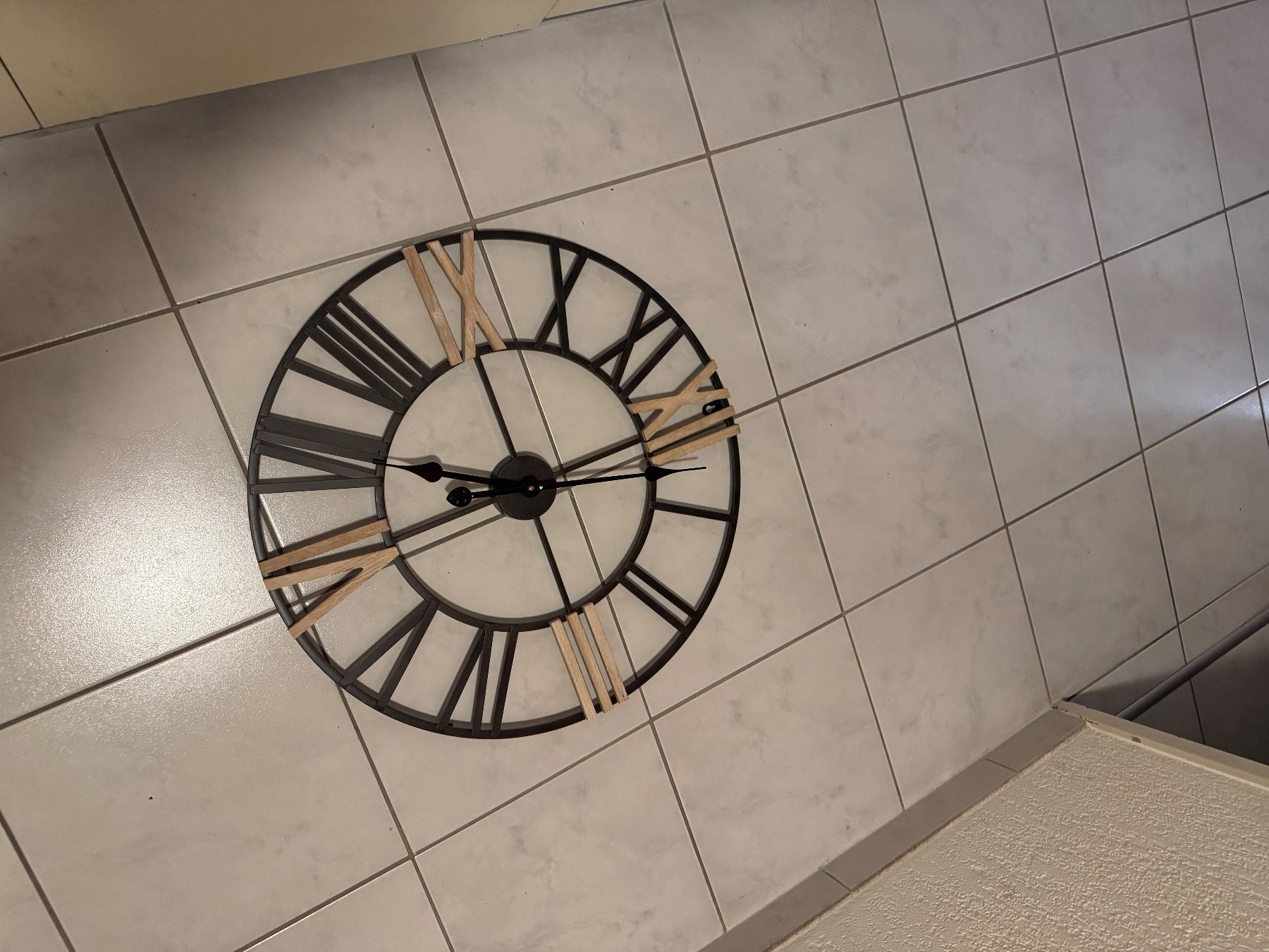 Maisons du monde Stand- & Wanduhren: Maisons du Monde Uhr aus Metall, D60cm – Neu (gemäss Beschreibung) aus Solothurn von Therock7 4