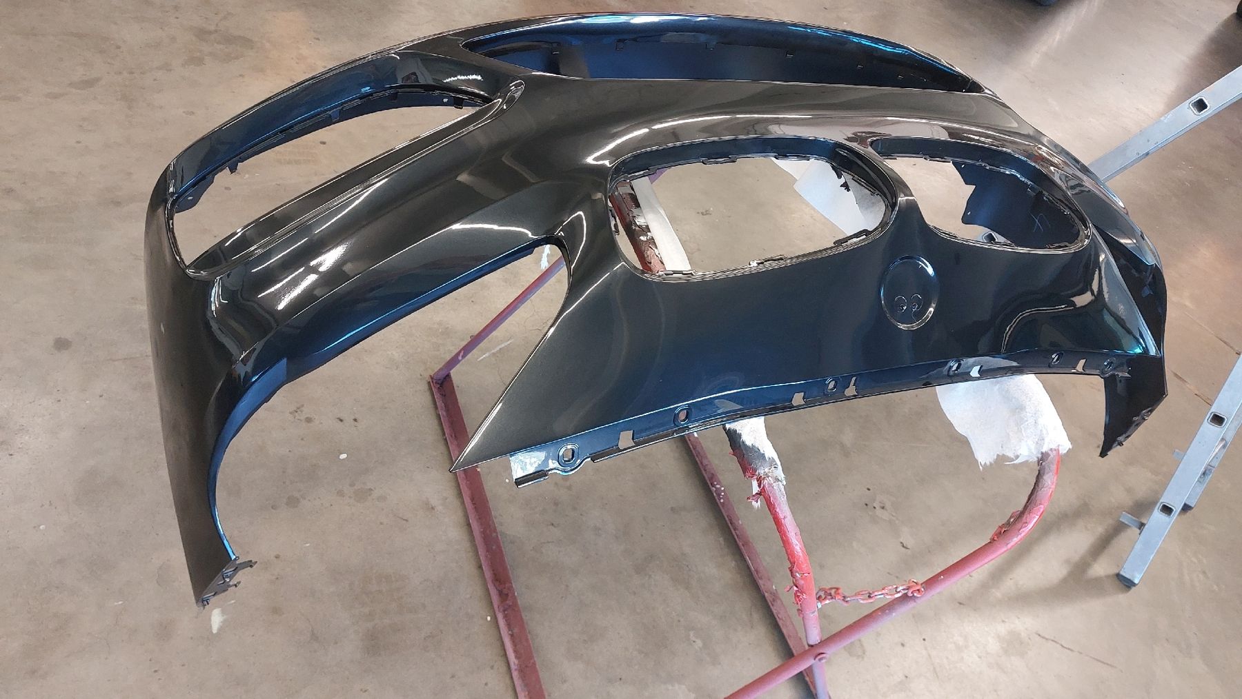 BMW Tutti pezzi di ricambio auto: BMW 225 Stossstange vorne – Usato da Stein AR venduto da Carmenms 2
