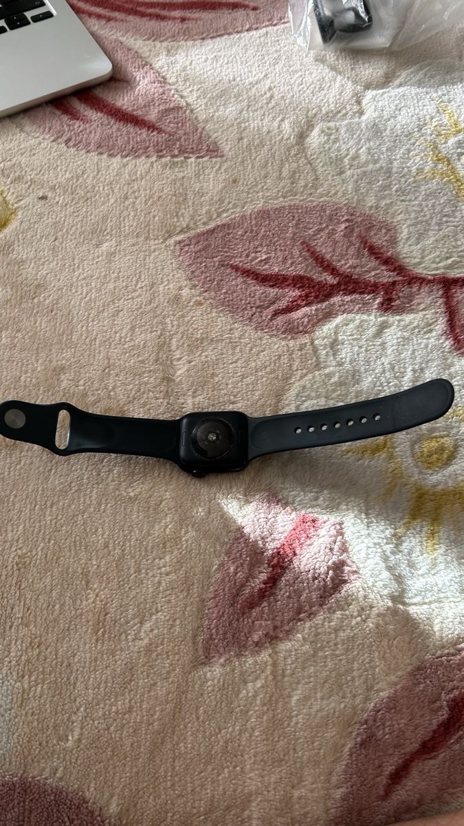 Apple Smartwatch: Apple watch SE 2023 – D'occasion à St Gallen par enigmatik777 2