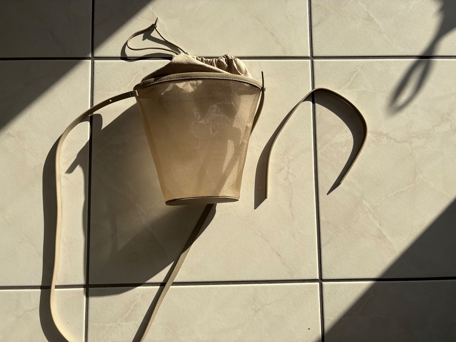 Cos Taschen für Damen: Cos mini bucket bag – Neu und originalverpackt aus Hergiswil NW von irinagraf 1