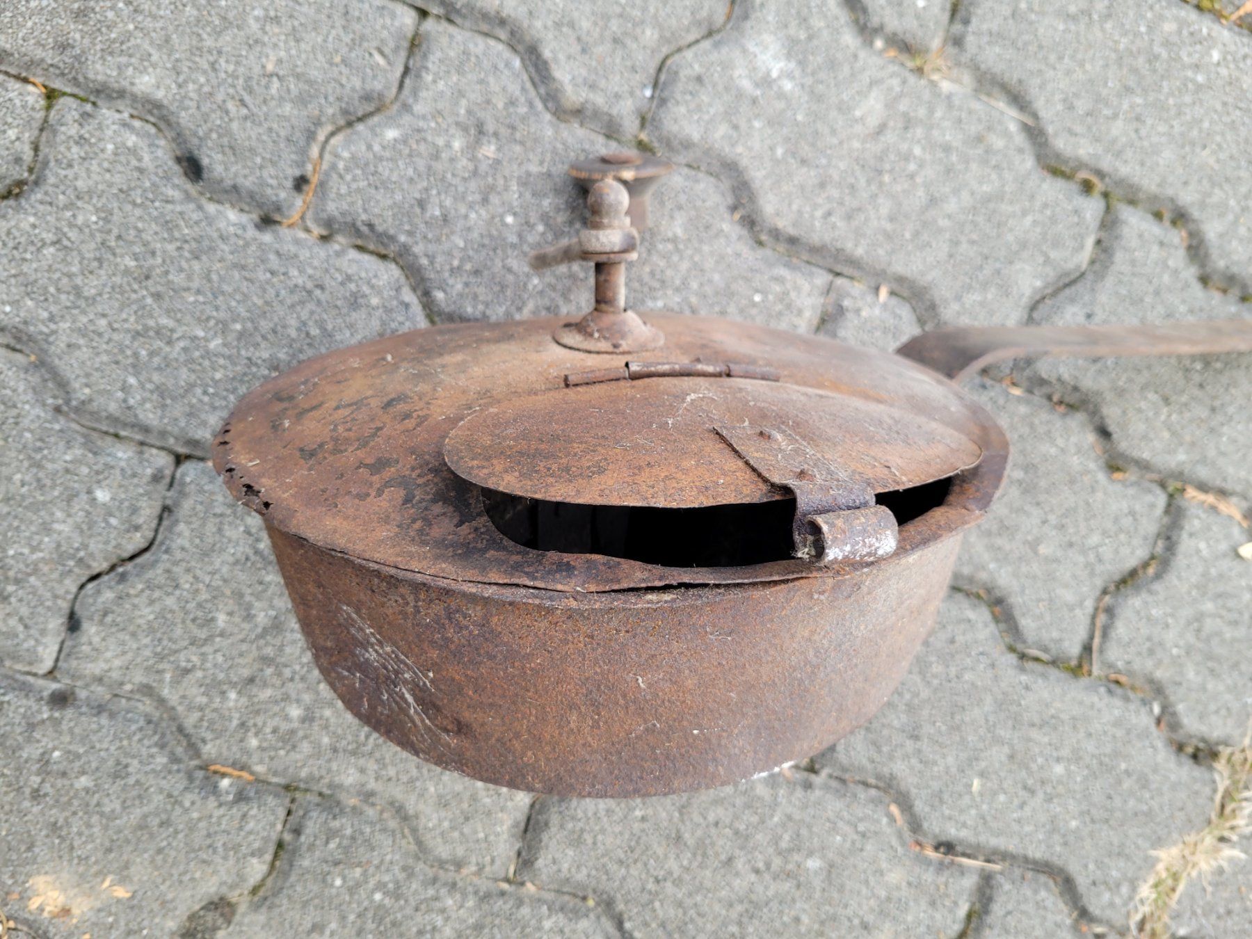 Pentole: Très ancienne casserole à torréfier – Difettoso da Bevaix venduto da pac_7gyt
