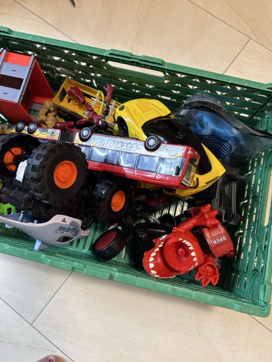 Jouets: Lot jouets d’occasion divers  – D'occasion à Chenens par anasantos90 2