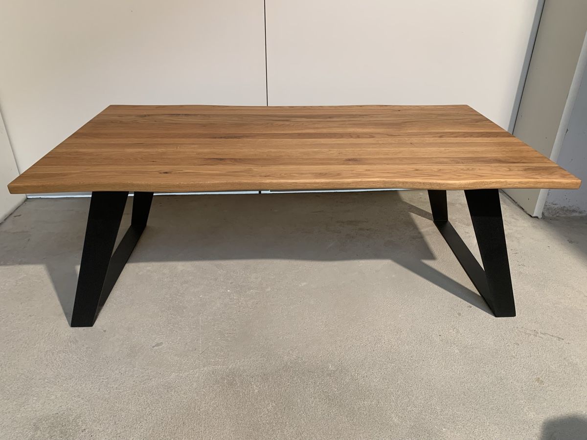 Tavoli: Couchtisch/Salontisch masivholz – Nuovo (secondo la descrizione) da Grüningen venduto da Matyi21