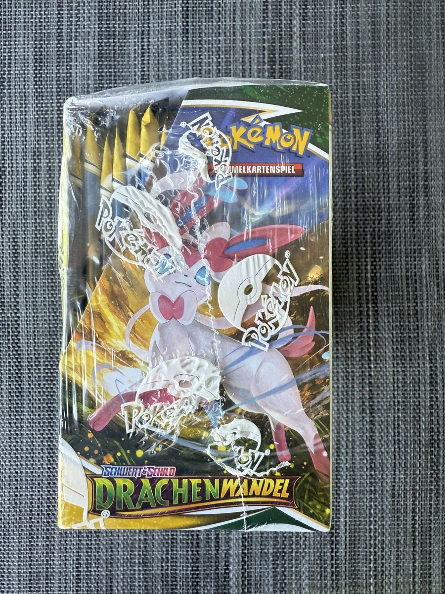 Pokémon Carte collezionabili: Pokemon Display Drachenwandel inkl. Acrylcase – Nuovo (secondo la descrizione) da Zürich venduto da Cardimon 2