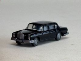 AU- Wiking Mercedes 600 schwarz