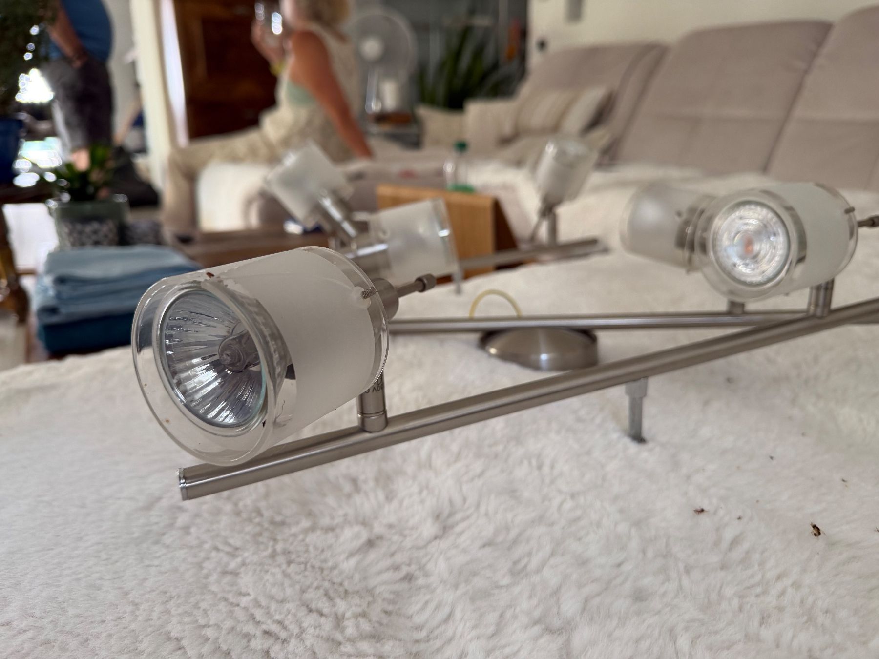Kronleuchter & Deckenlampen: Deckenleuchte 4 Spots Metall matt Glas matt 45cm – Gebraucht aus Duggingen von Ysvogel 2