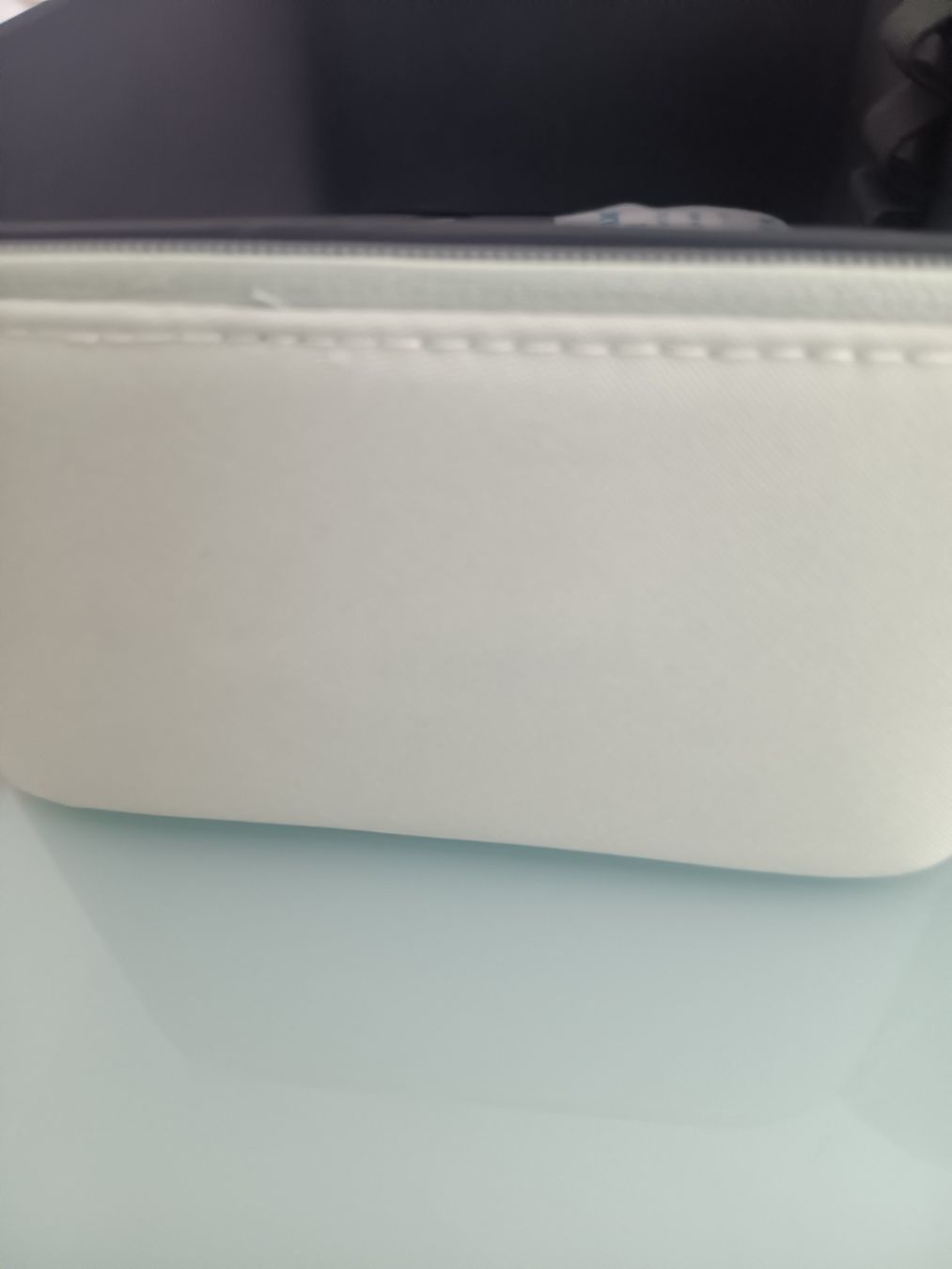 Prada Kosmetikkoffer: Prada Neu Original Schmikbox Neu Verpackt unbenutzt – Neu und originalverpackt aus Chur von ski_s6yt 3