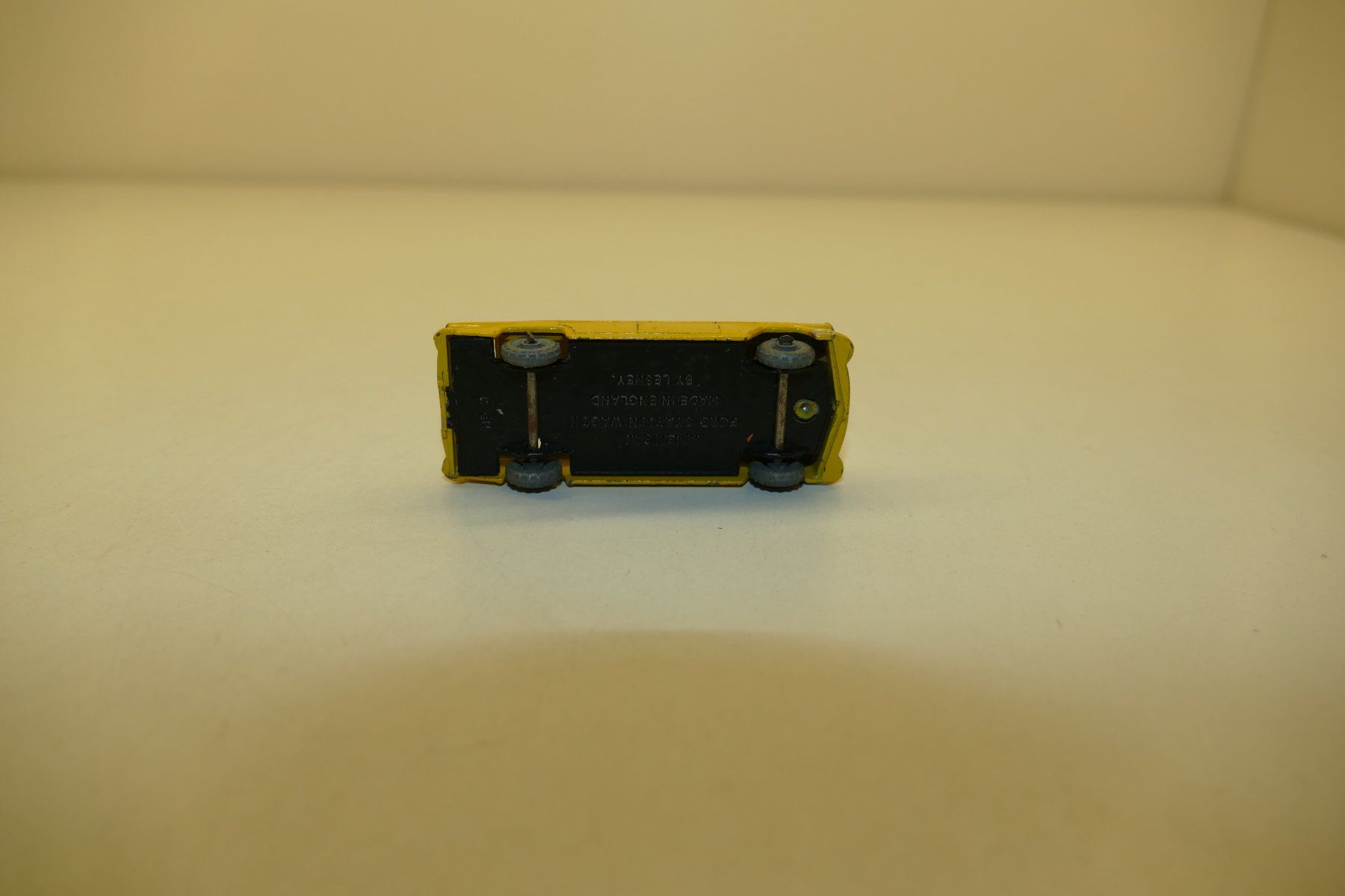 Lesney Modellini d'auto: Lesney/Matchbox: American Ford Station Wagon – Usato da Niederhasli venduto da rail-duerst 5