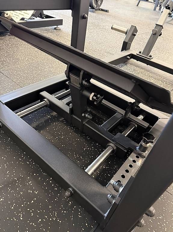 WC: Predator Strength Pendulum Squat – Gebraucht aus Tägerwilen von chris.haller 3