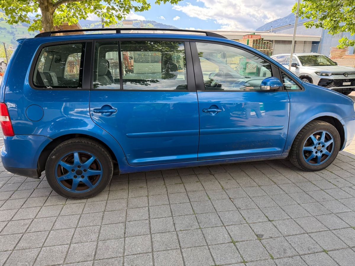 VW Automobili: Vw touran 2.0 d  – Usato da Buchs SG venduto da mef_78tr 4
