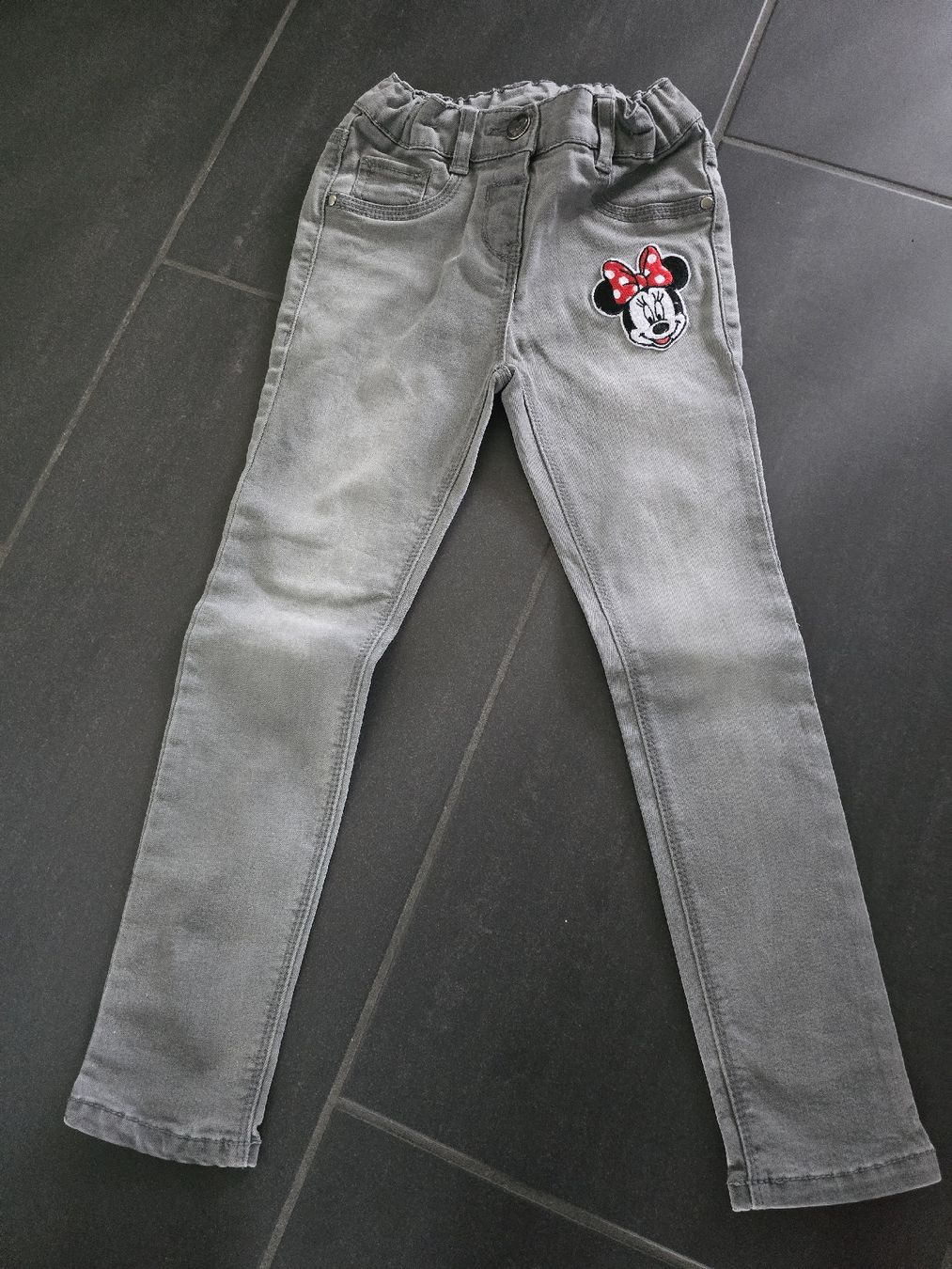 C&A Pantaloni: Minnie Maus Jeans Grösse 110 – Usato da Unterentfelden venduto da Panda-87