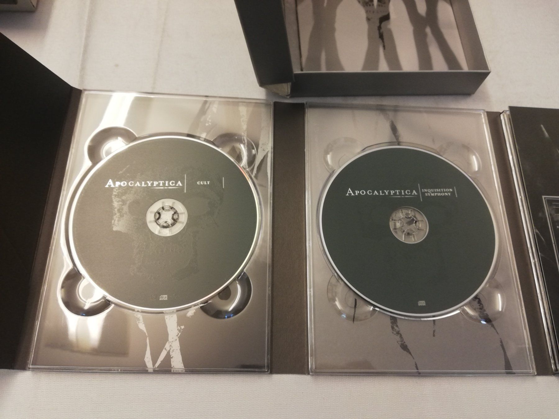 CD: APOCALYPTICA - LIMITED EDITION COLLECTIONS BOX SET – Usato da Bern venduto da Vinylsound.ch 2