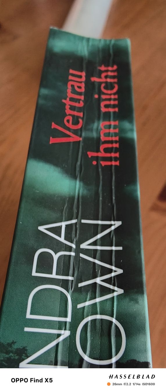Libri: Vertrau ihm nicht – Usato da Volken venduto da katz5 1