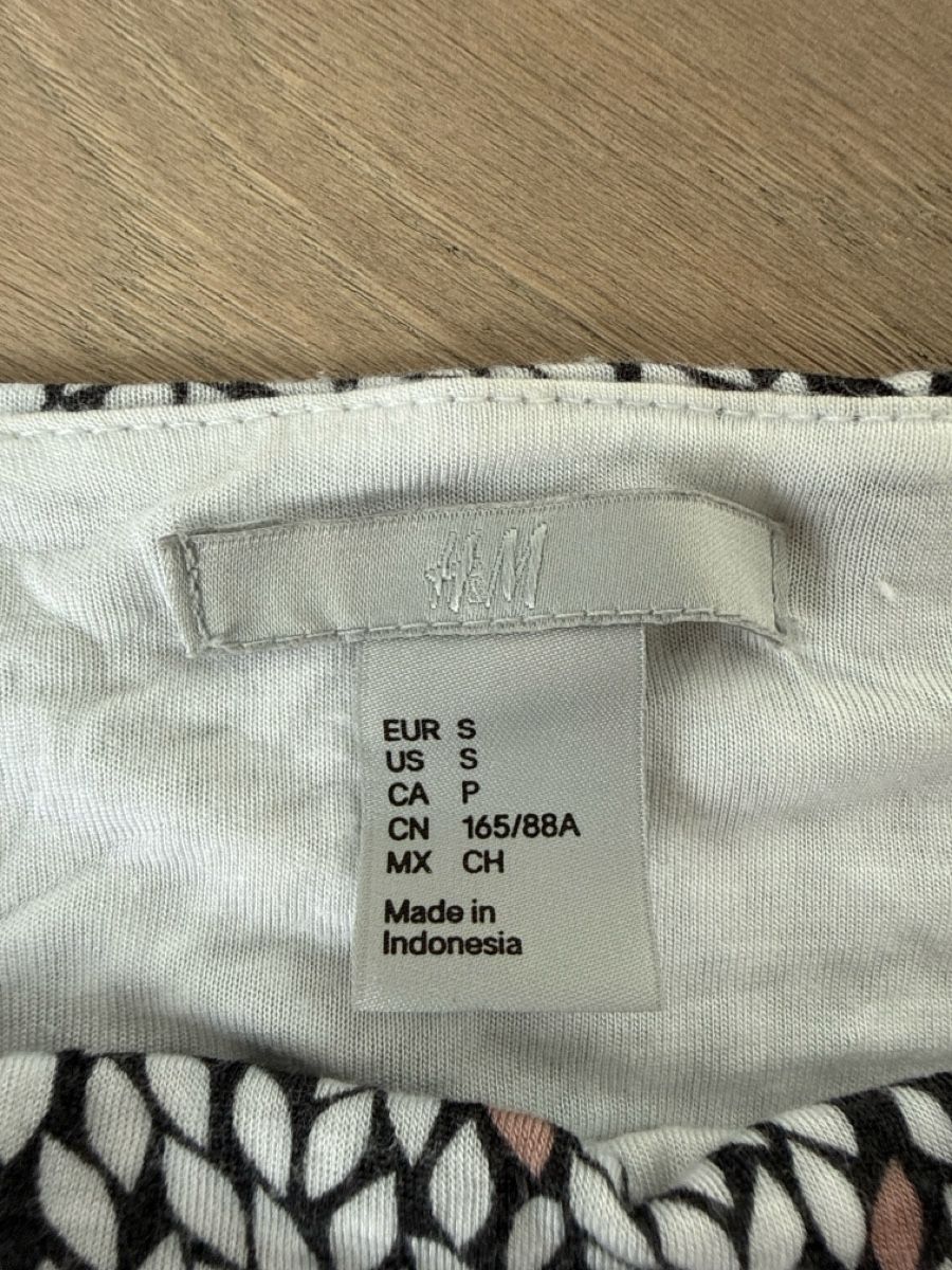 H&M Tops: H&M Viscose Blouse, Leaf Print, Size S, Great Condition – Neu (gemäss Beschreibung) aus Meilen von Olof04 2