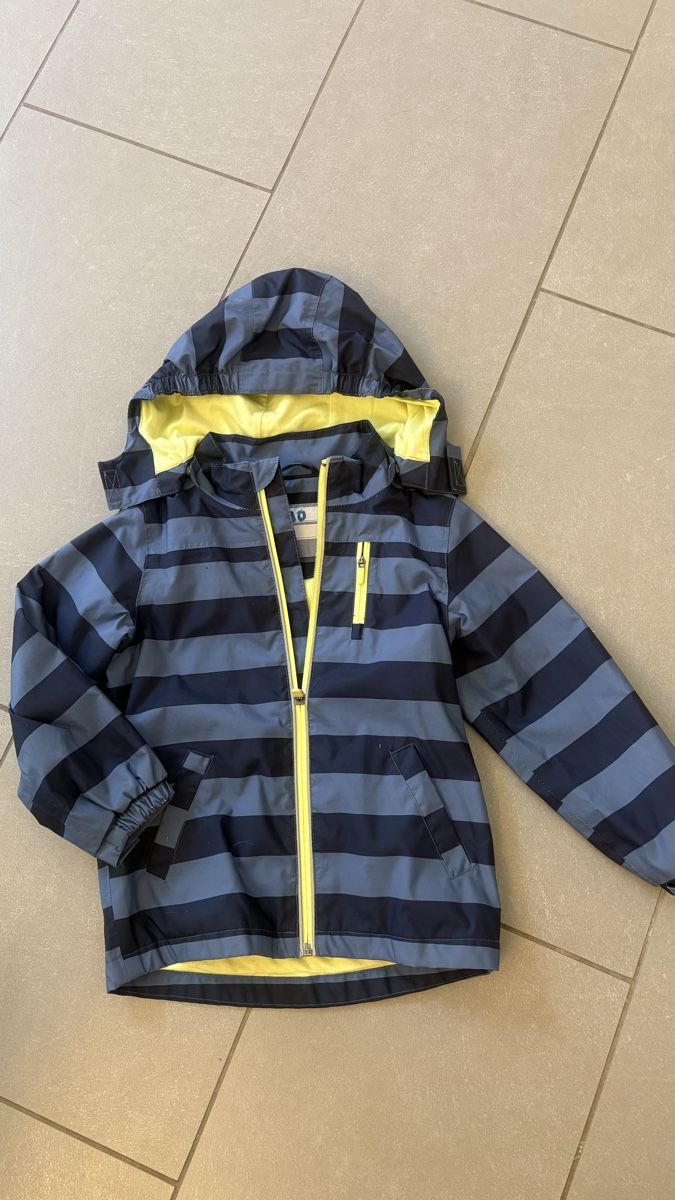 Jacken: Windjacke Grösse 110/116 – Gebraucht aus Stäfa von sch_m7kj