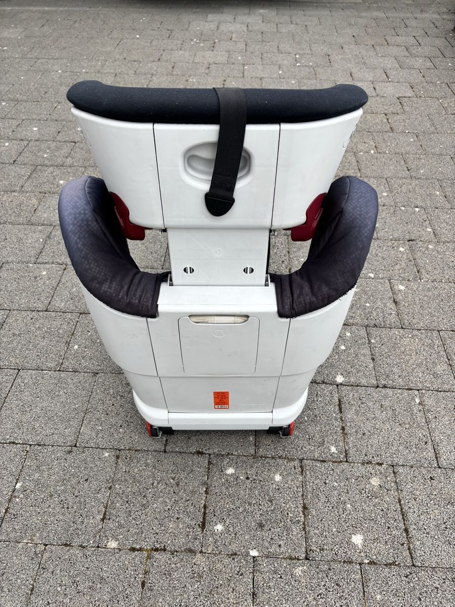 Britax Römer Seggiolini per auto: Römer Kidfix XP Kindersitz mit Isofix – Usato da Hasle b. Burgdorf venduto da Unihockeyler 1