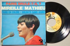 MIREILLE MATHIEU - PARIS BRULE-T-IL?  EP