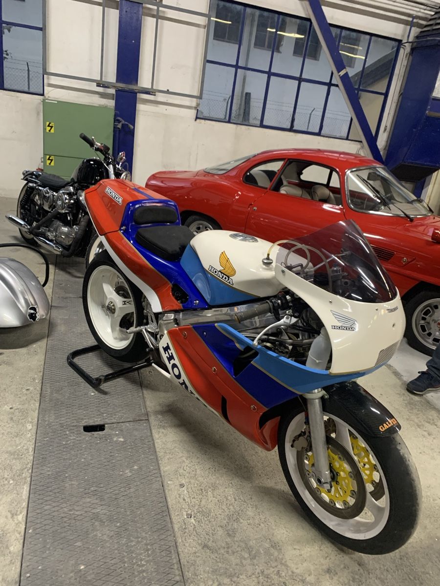 Piste: Honda VFR RC30 Course – Usato da Choëx venduto da steveXB12