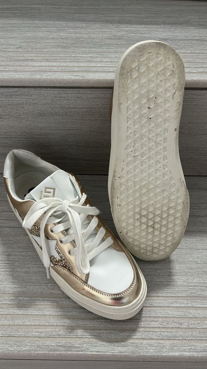 Scarpe da donna: Golden Goose style sneakers, size 40 – Usato da Renens VD venduto da nan_8v9l