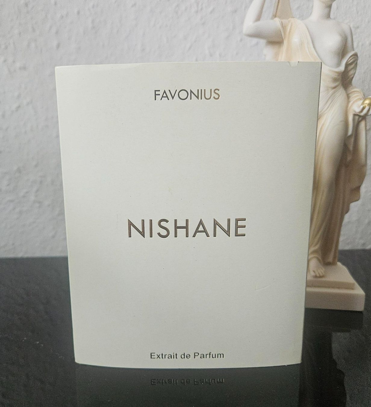 Nishane Profumi & Eau de Toilette: Nishane Favonius Extrait de Parfum 50ml – Nuovo e nell'imballaggio originale da St-Prex venduto da ily_jf7q 2