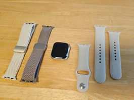 Apple Watch Series 8 GPS, 41 mm Aluminium mit Zubehör