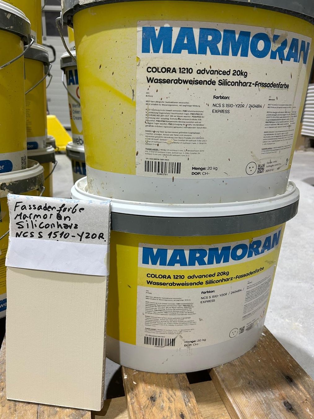 Farben: 2x Marmoran Fassadenfarbe Siliconharz – Gebraucht aus Birsfelden von twoheadeagleks