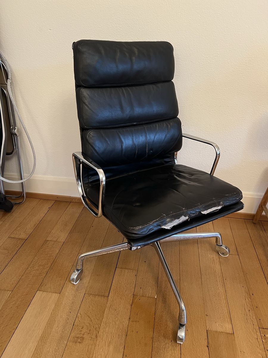 Eames Stühle: Eames Aluminium Chair EA 119 – Defekt aus Zürich von Leuzzeli