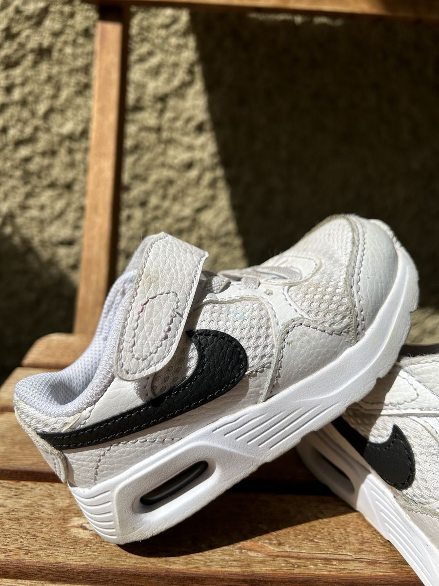 Nike Scarpe per ragazzi: Baskets Nike Air / taille 23.5 – Usato da Meyrin venduto da Bronx86